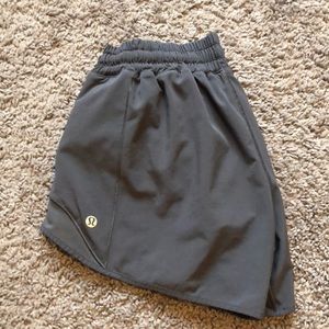 Lululemon shorts size 6